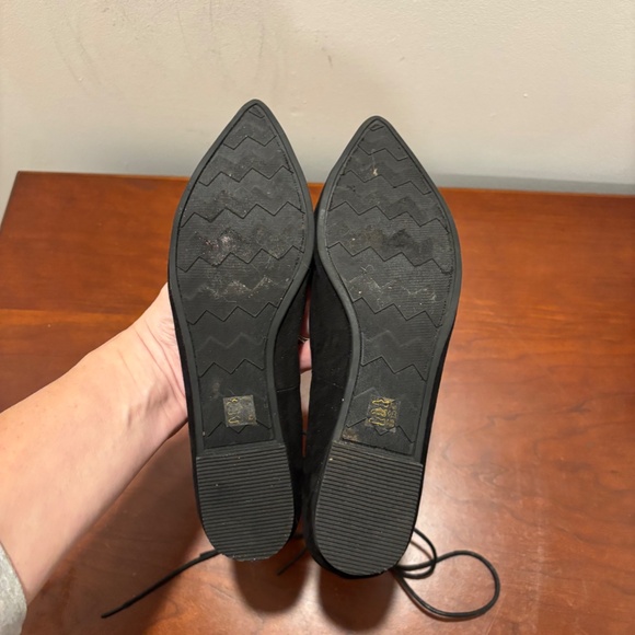 Chinese Laundry Women's Lace Up Flats in Black Size 5 - Picture 8 of 9